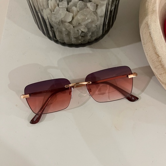 🎀Pink Sunglasses - Picture 3 of 6